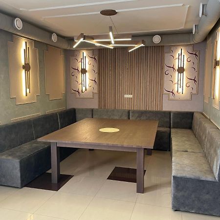 Apart-Hotel 24/7 Камианец-Подилский Екстериор снимка