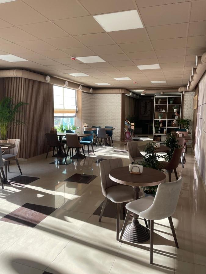 Apart-Hotel 24/7 Камианец-Подилский Екстериор снимка
