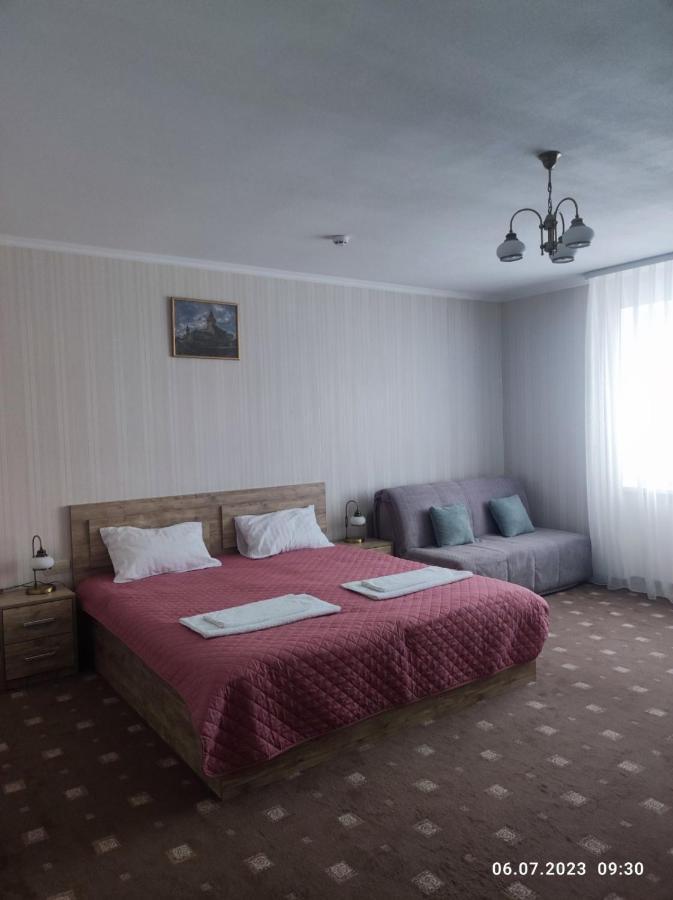 Apart-Hotel 24/7 Камианец-Подилский Екстериор снимка